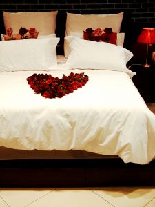 romantic-bedroom-setting